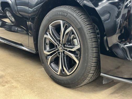 2025 Toyota Sienna Platinum