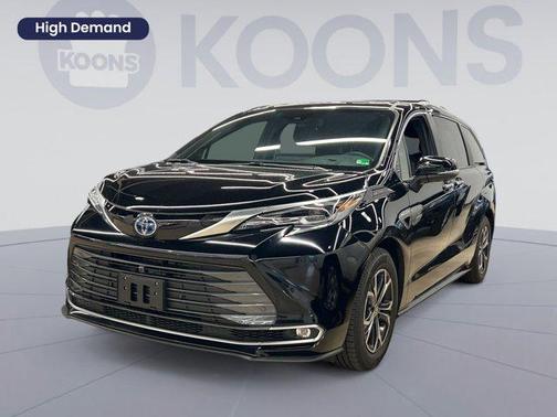 2025 Toyota Sienna Platinum