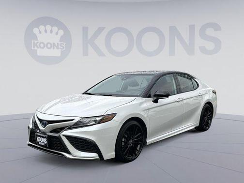 2024 Toyota Camry Hybrid SE