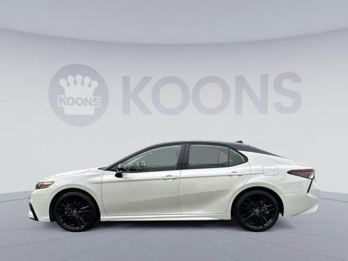 2024 Toyota Camry Hybrid SE