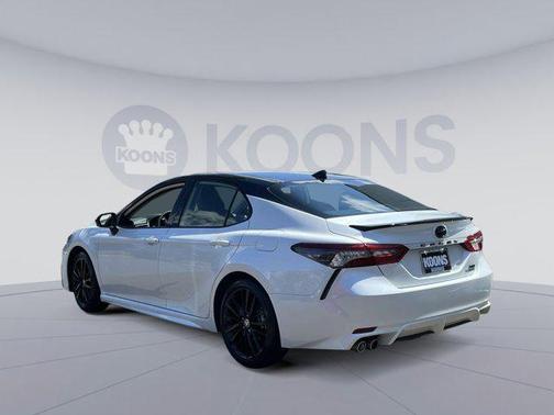 2024 Toyota Camry Hybrid SE