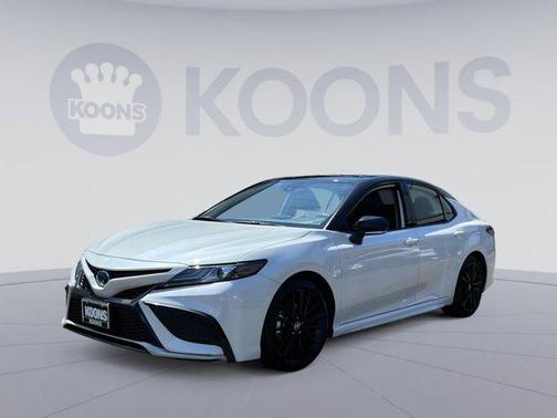 2024 Toyota Camry Hybrid SE
