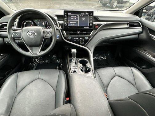 2024 Toyota Camry Hybrid SE
