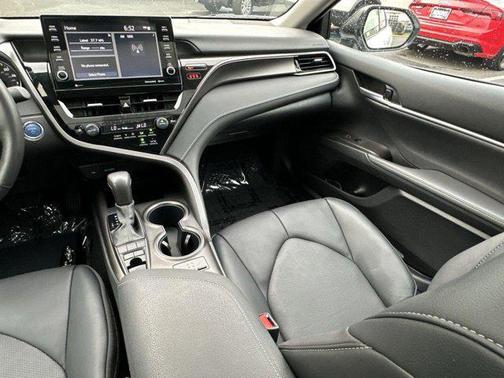 2024 Toyota Camry Hybrid SE