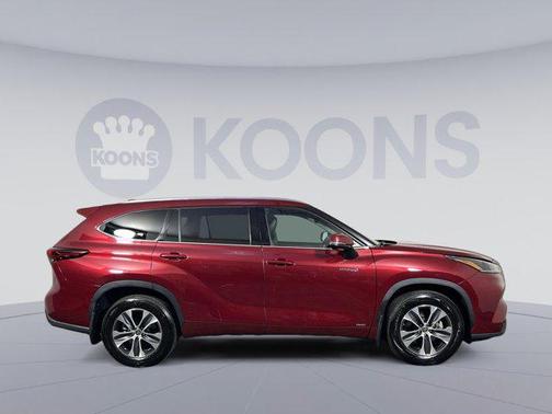 2021 Toyota Highlander Hybrid XLE