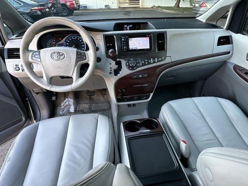 2013 Toyota Sienna XLE