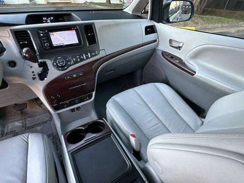 2013 Toyota Sienna XLE