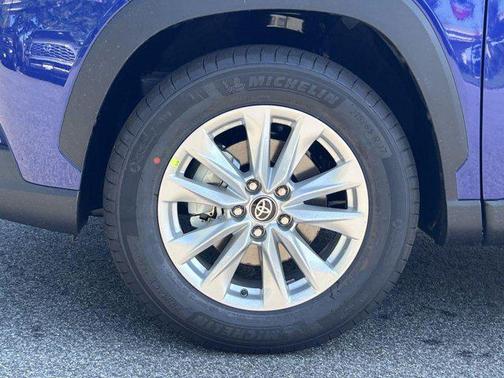 2025 Toyota Corolla Cross LE