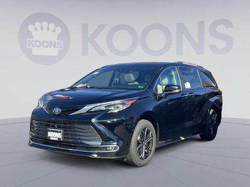 2025 Toyota Sienna Platinum