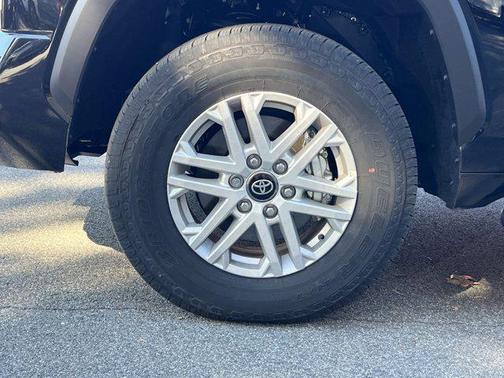 2025 Toyota Tundra SR5