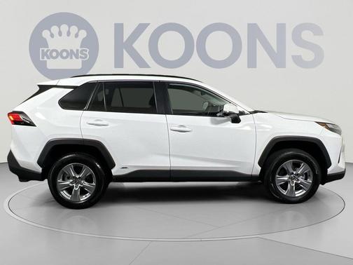 Ice Cap 2025 Toyota RAV4 Hybrid XLE