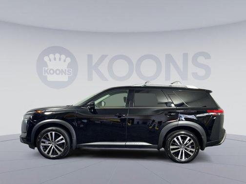 2025 Nissan Pathfinder Platinum 4WD