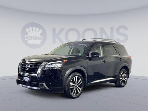 2025 Nissan Pathfinder Platinum 4WD