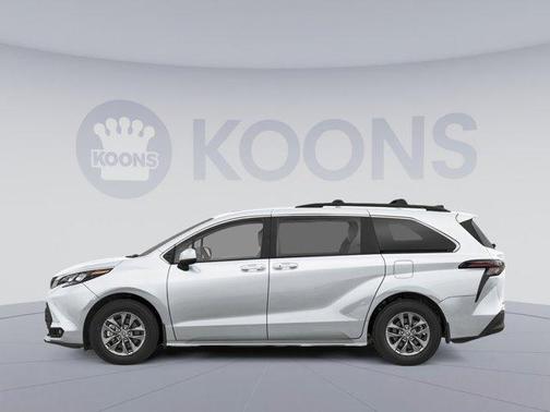 2026 Toyota Sienna XLE