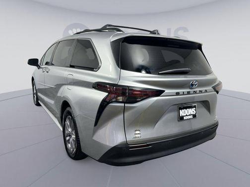 2024 Toyota Sienna XLE