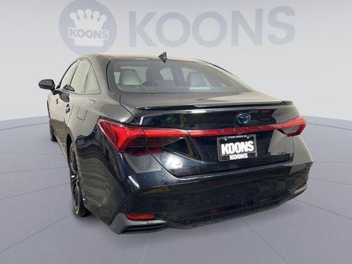 2022 Toyota Avalon Hybrid XSE