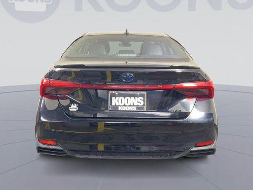 2022 Toyota Avalon Hybrid XSE