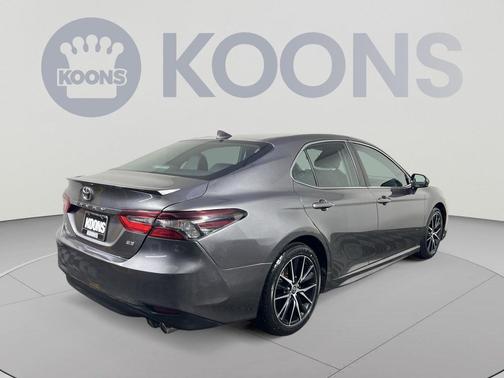 Predawn Gray Mica 2021 Toyota Camry SE