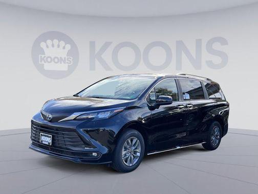 2025 Toyota Sienna XLE