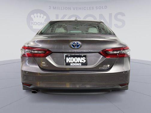 2022 Toyota Camry Hybrid XLE
