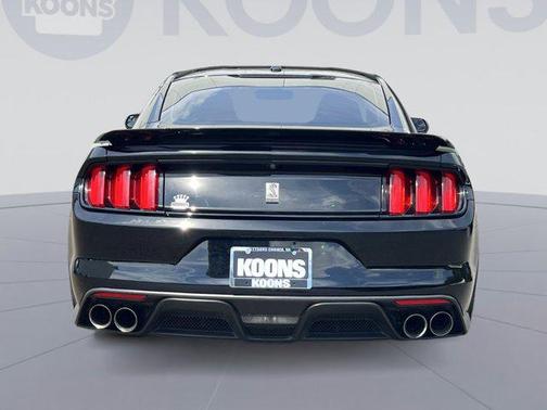 2017 Ford Shelby GT350 Base