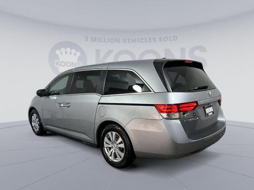 Photo 3 of 26 of 2016 Honda Odyssey EX-L