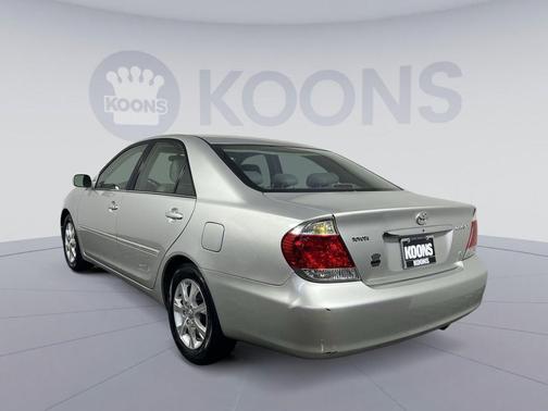 Lunar Mist Metallic 2005 Toyota Camry XLE V6
