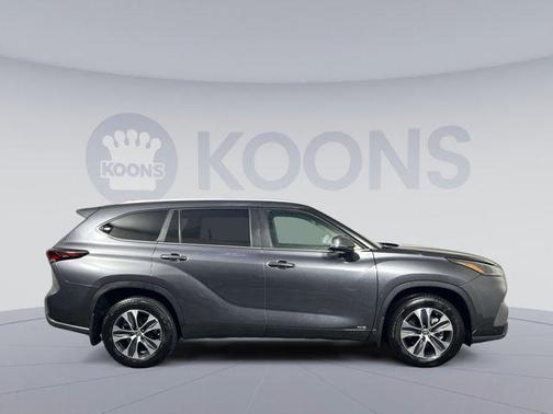 2024 Toyota Highlander Hybrid XLE