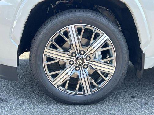2025 Toyota Sequoia Base
