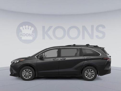 Midnight Black Metallic 2026 Toyota Sienna XLE