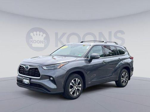 2022 Toyota Highlander Hybrid XLE