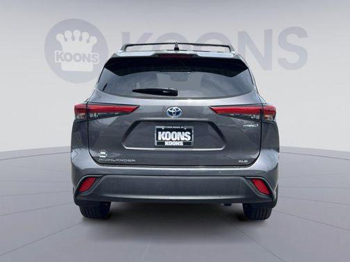 2022 Toyota Highlander Hybrid XLE