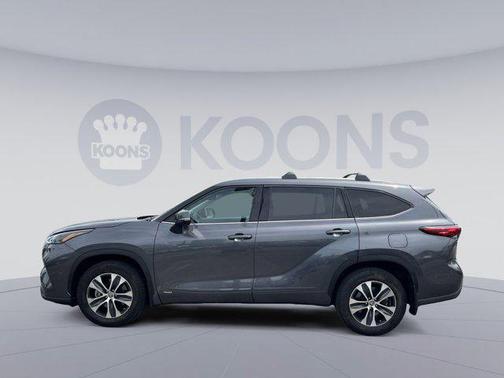 2022 Toyota Highlander Hybrid XLE