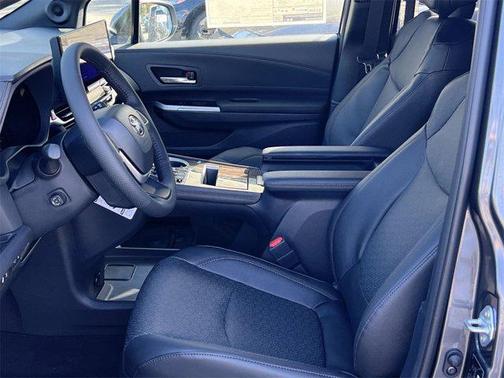 2025 Toyota Sienna Platinum