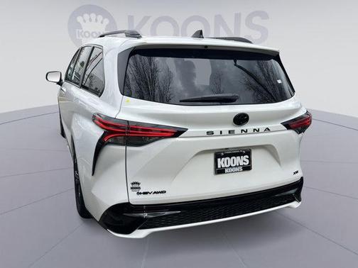 2026 Toyota Sienna XSE 7 Passenger