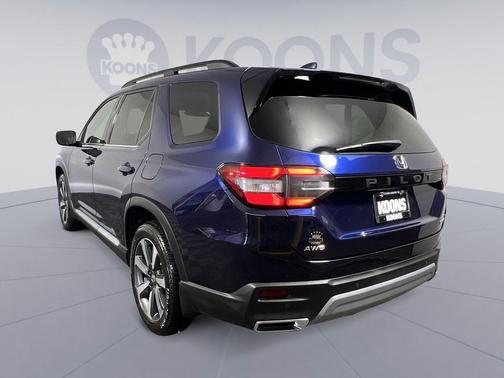Obsidian Blue Pearl 2025 Honda Pilot Touring 8-Passenger