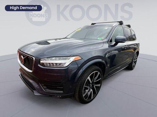 2022 Volvo XC90 T6 Momentum