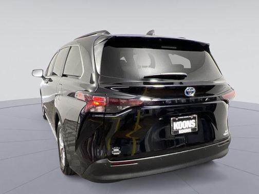 2024 Toyota Sienna XLE