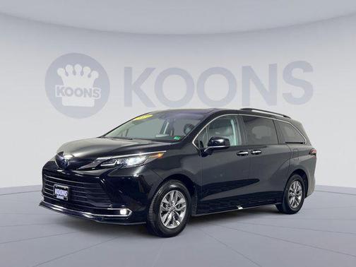 2024 Toyota Sienna XLE