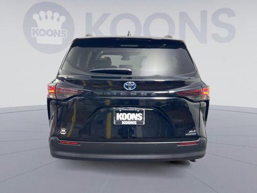 2024 Toyota Sienna XLE