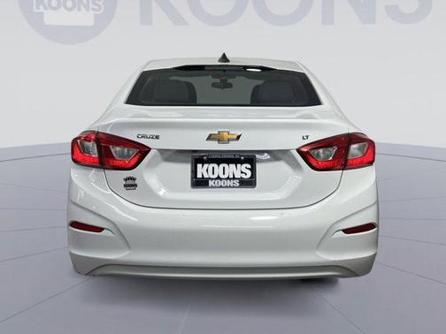 Summit White 2018 Chevrolet Cruze LS