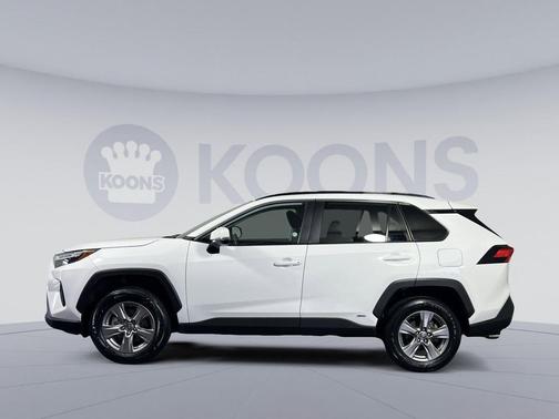 Ice Cap 2025 Toyota RAV4 Hybrid XLE