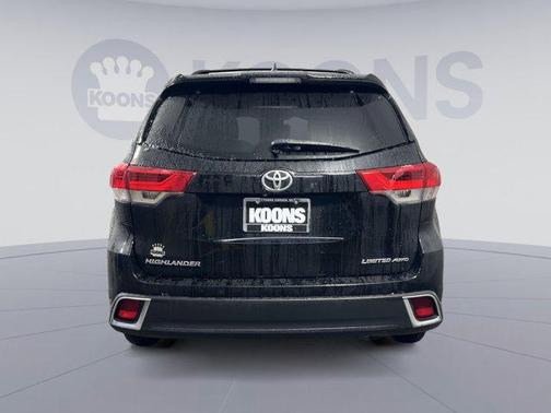 Midnight Black Metallic 2018 Toyota Highlander Limited
