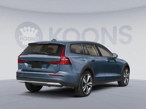 2024 Volvo V60 Cross Country B5 Plus