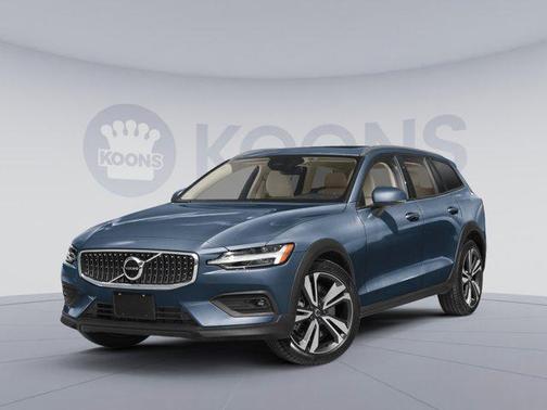 2024 Volvo V60 Cross Country B5 Plus
