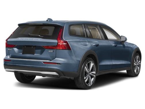 2024 Volvo V60 Cross Country B5 Plus