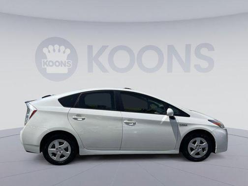 2010 Toyota Prius III