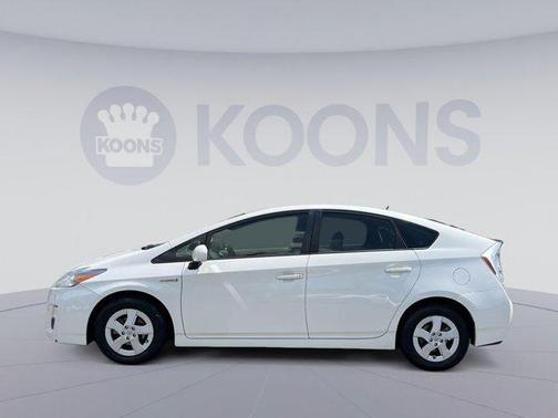 2010 Toyota Prius III