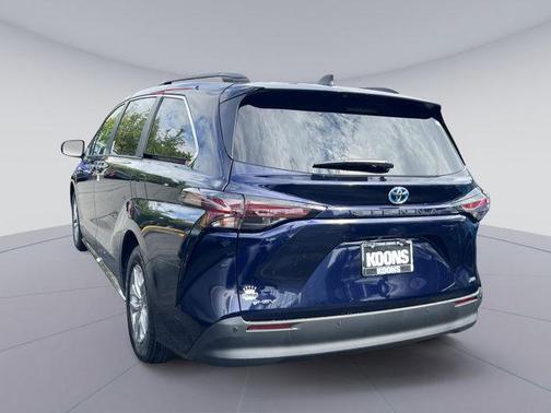 2025 Toyota Sienna XLE