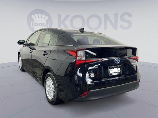 2021 Toyota Prius L